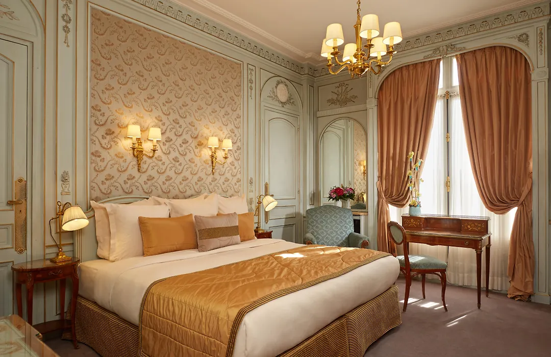 Hotel Raphael-1